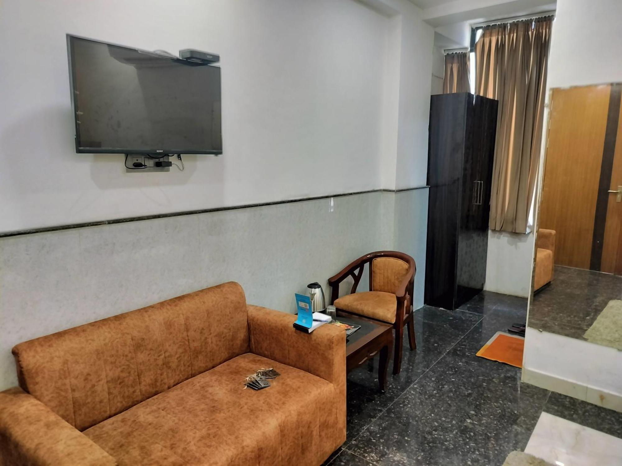 Hotel Lotus At Delhi Airport 3*