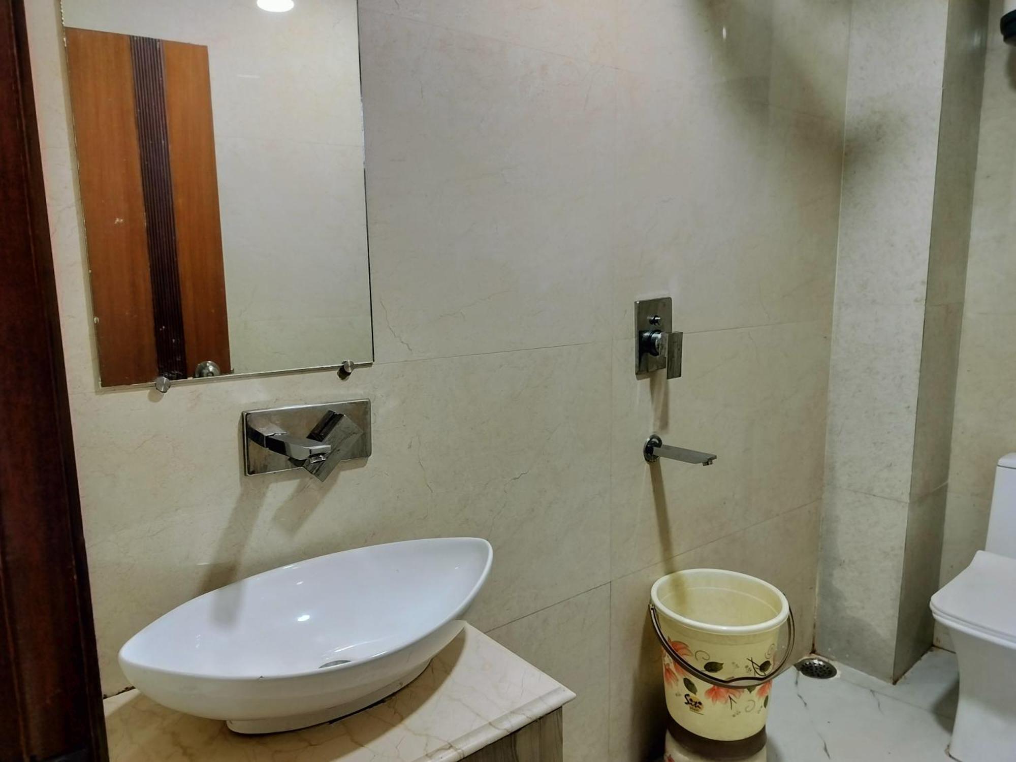 Hotel Lotus At Delhi Airport 3*