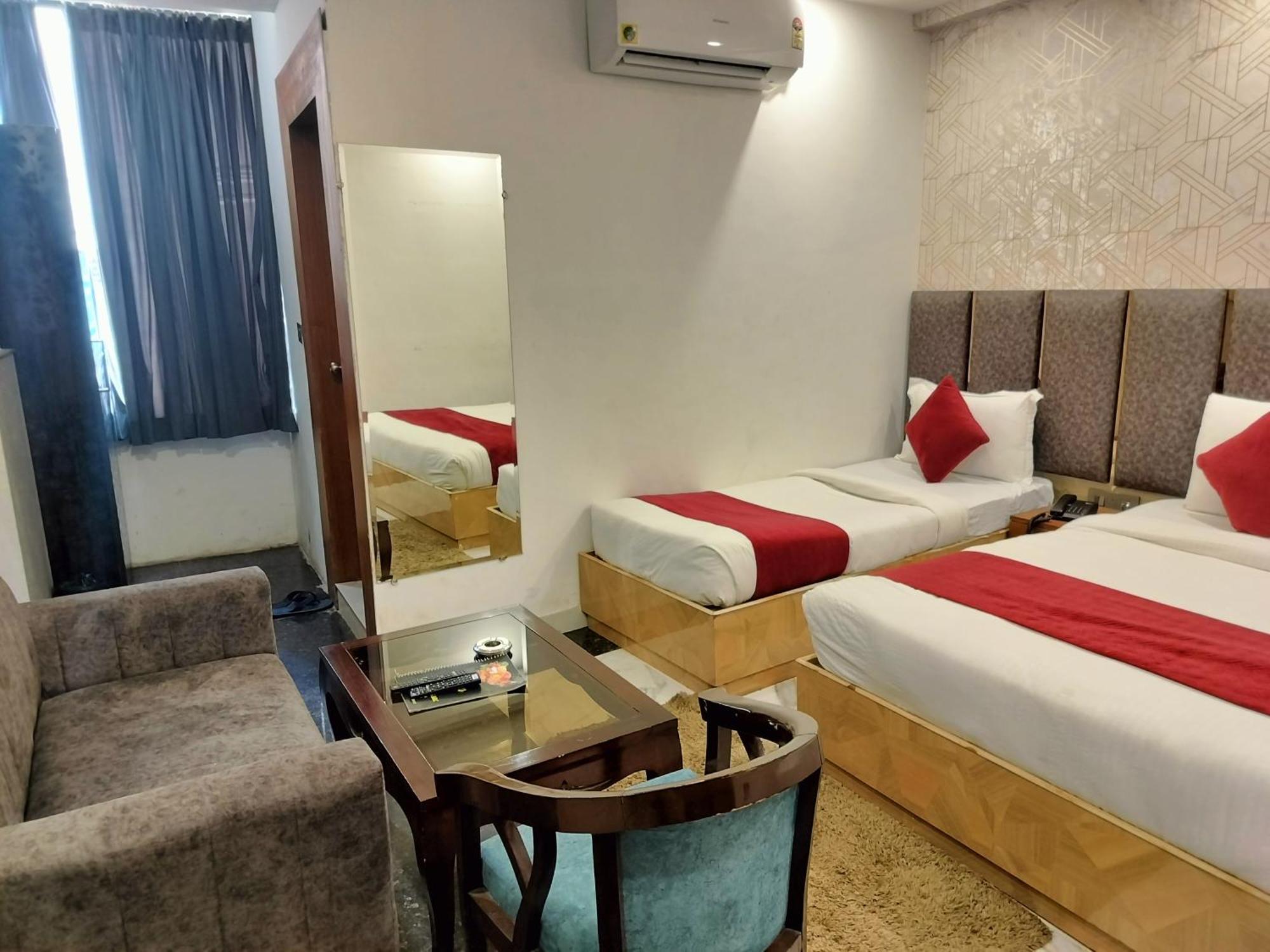 Hotel Lotus At Delhi Airport 3*