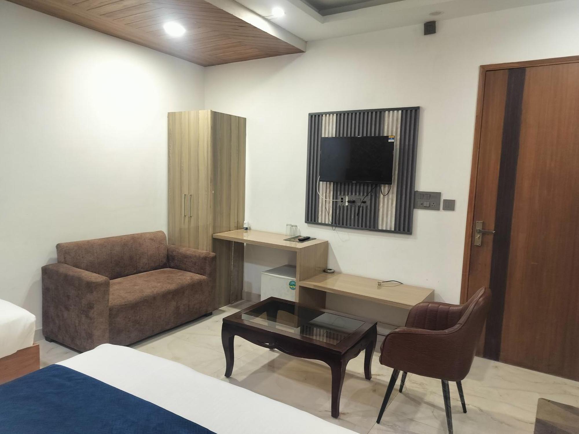 Hotel Lotus At Delhi Airport New Delhi